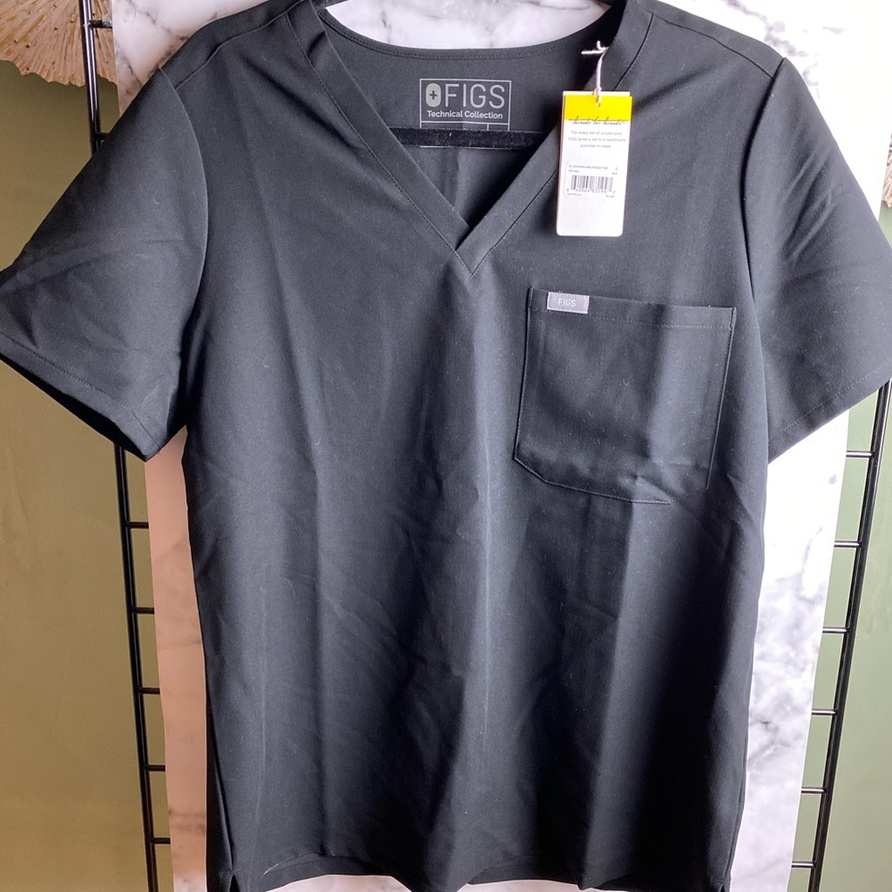 Figs scrub top